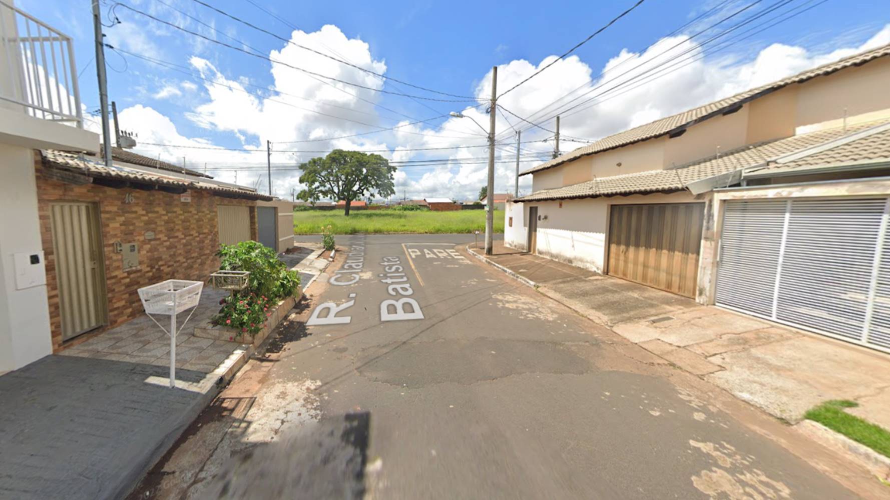 Casa no Conjunto Ouro Verde em Araguari/MG, localizado em Araguari - MG