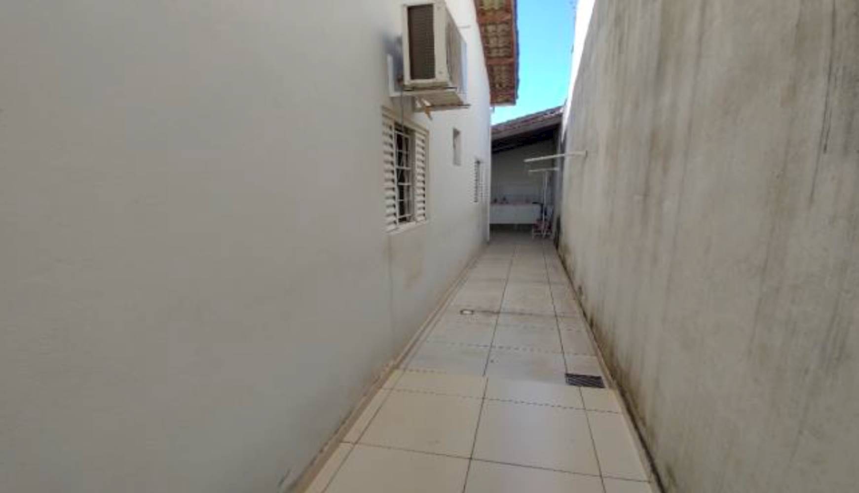 Casa no Conjunto Ouro Verde em Araguari/MG, localizado em Araguari - MG