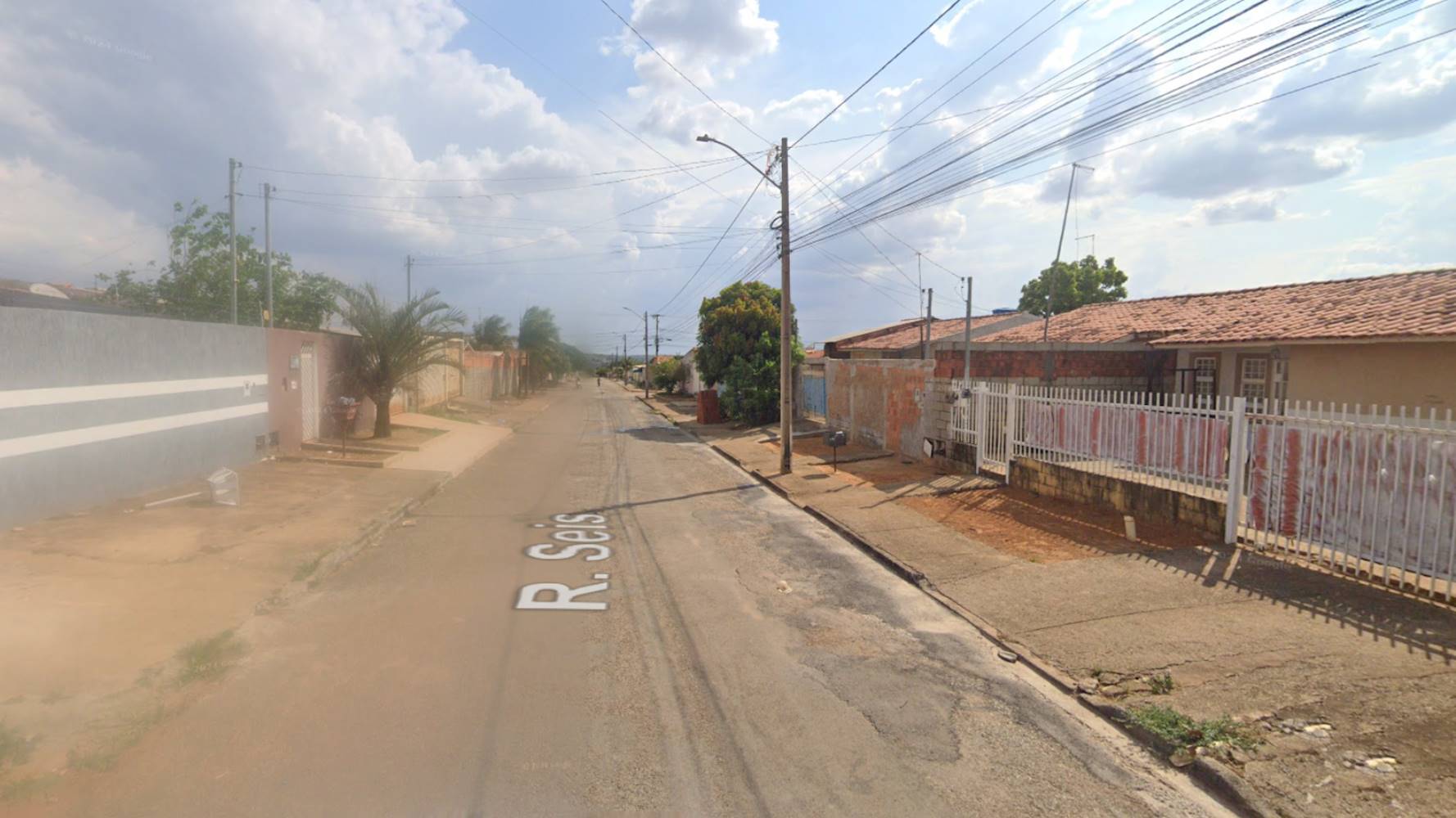 Casa em Mansões Camargo - Águas Lindas de Goiás/GO, localizado em Águas Lindas de Goiás - GO
