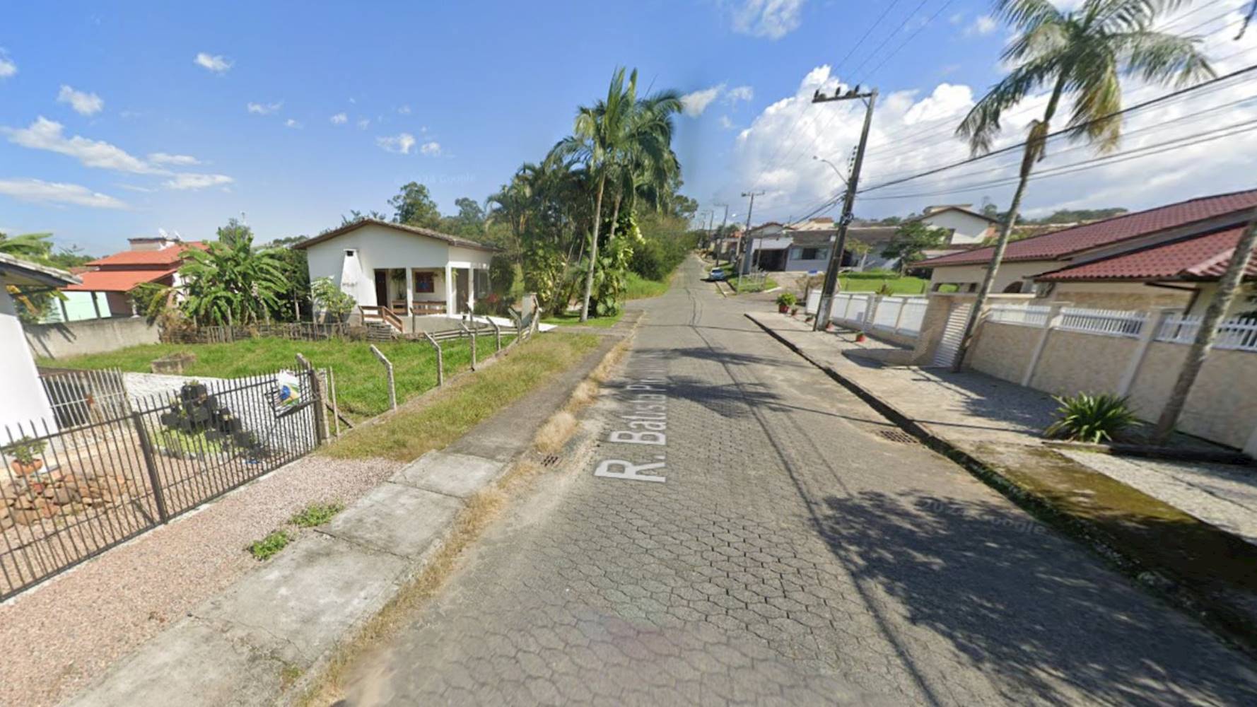 Casa em Rio Maina - Criciúma/SC, localizado em Criciúma - SC