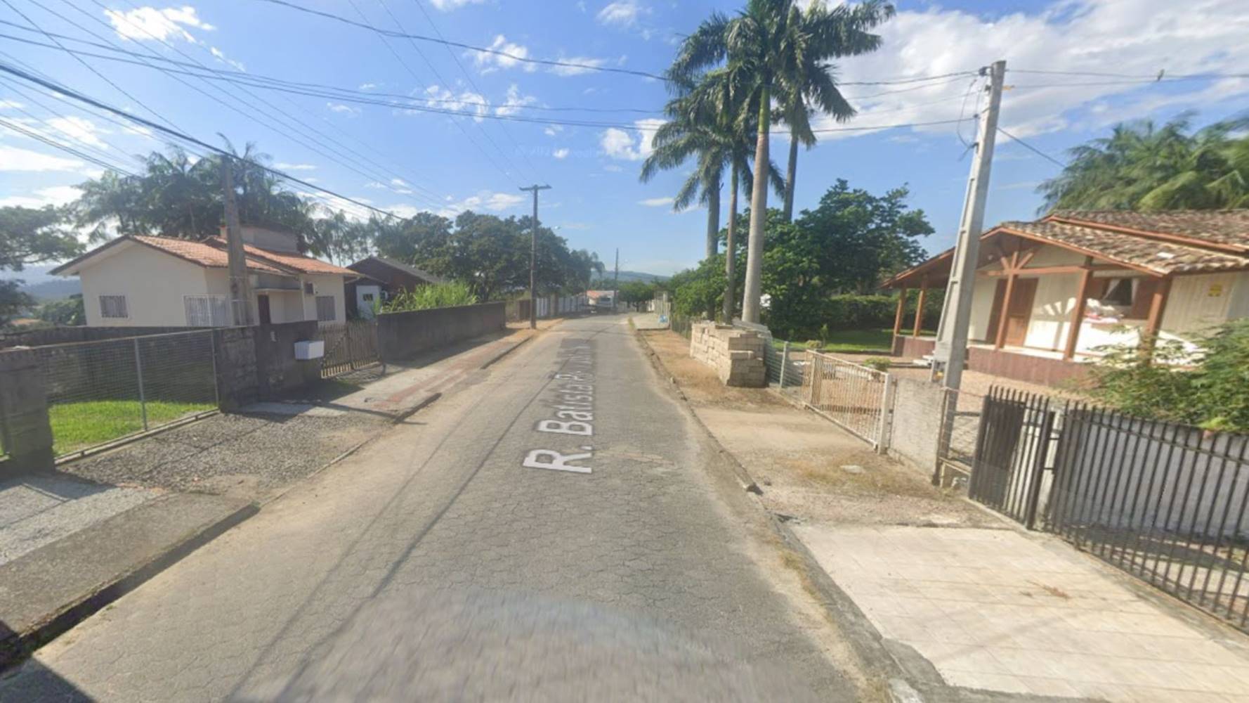 Casa em Rio Maina - Criciúma/SC, localizado em Criciúma - SC