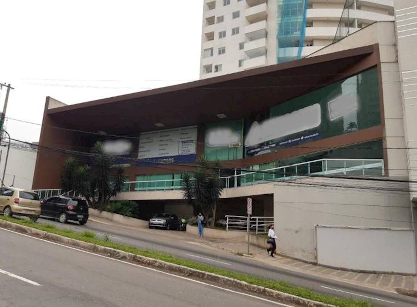 Loja Comercial no "Ed. Saint Pietro Residence" - São Mateus - Juiz de Fora/MG