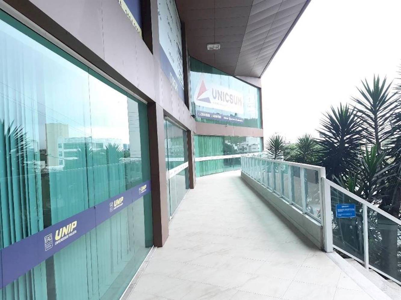 Loja Comercial no "Ed. Saint Pietro Residence" - São Mateus - Juiz de Fora/MG, localizado em Juiz De Fora - MG