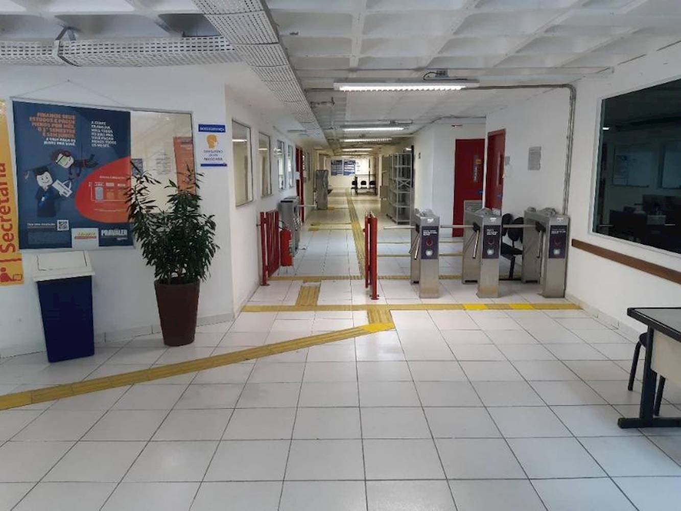 Loja Comercial no "Ed. Saint Pietro Residence" - São Mateus - Juiz de Fora/MG, localizado em Juiz De Fora - MG
