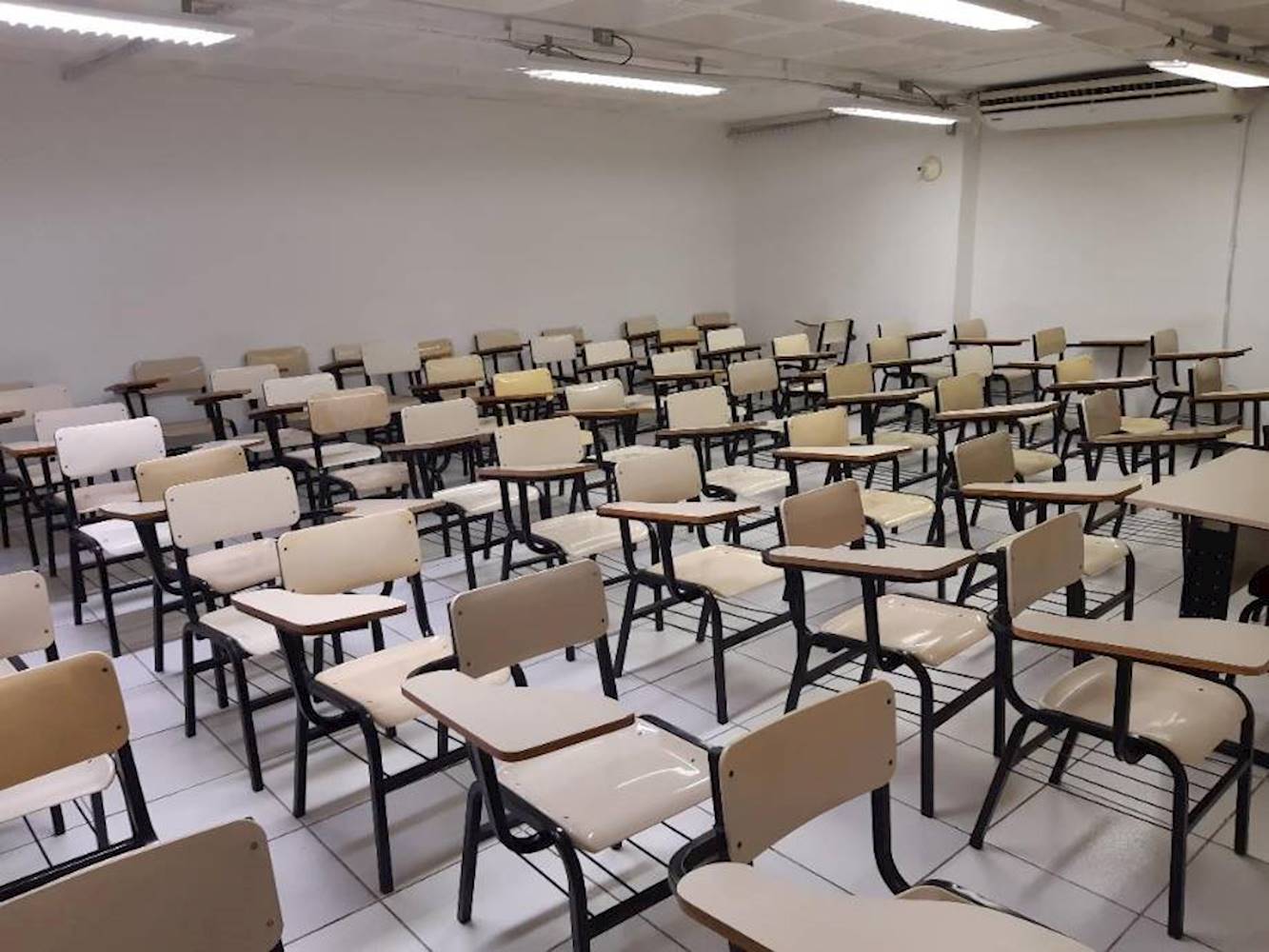 Loja Comercial no "Ed. Saint Pietro Residence" - São Mateus - Juiz de Fora/MG, localizado em Juiz De Fora - MG