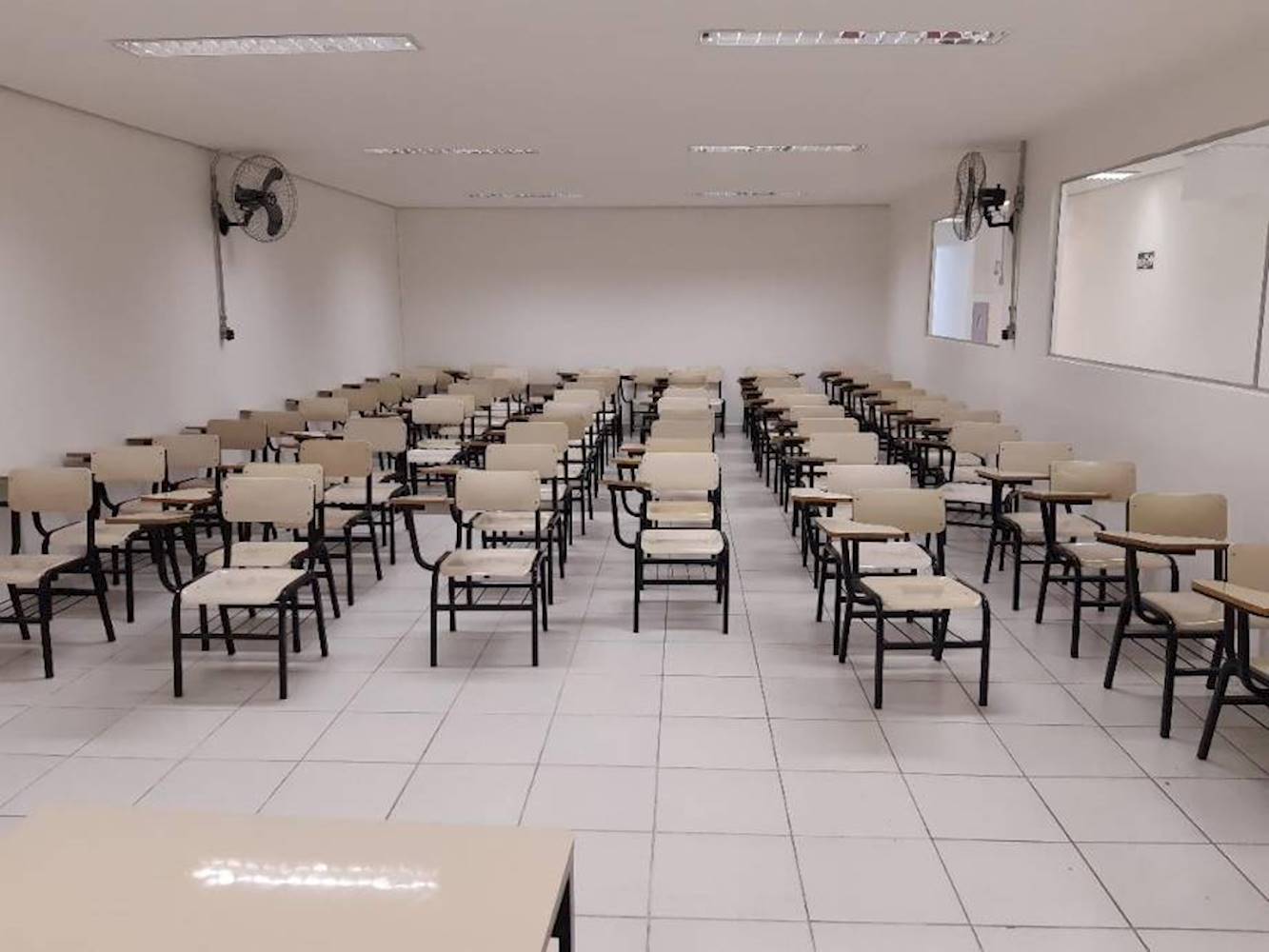 Loja Comercial no "Ed. Saint Pietro Residence" - São Mateus - Juiz de Fora/MG, localizado em Juiz De Fora - MG