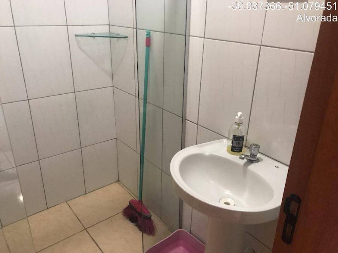 Casa no Jardim Algarve - Alvorada/RS, localizado em Porto Alegre - RS