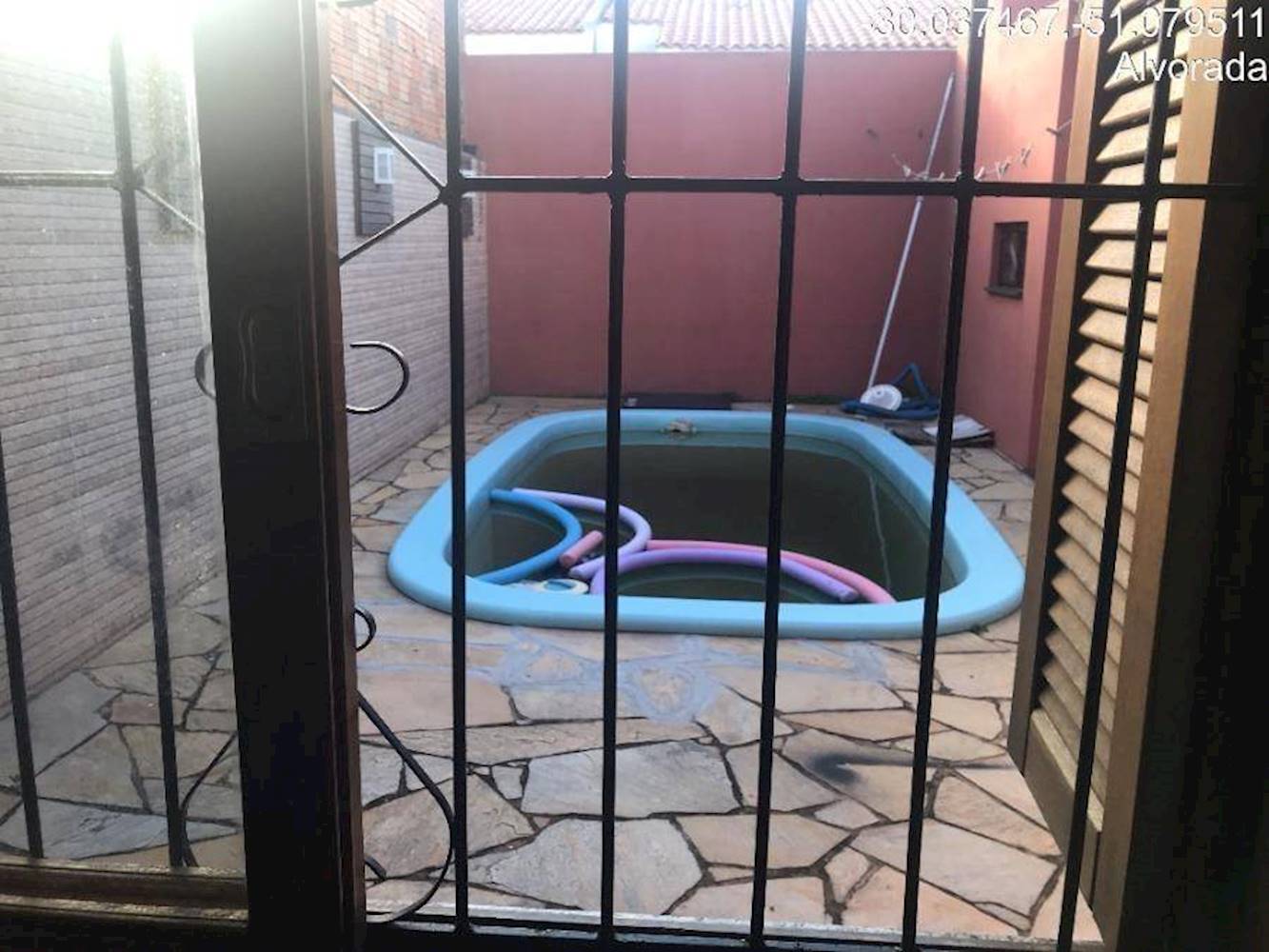 Casa no Jardim Algarve - Alvorada/RS, localizado em Porto Alegre - RS