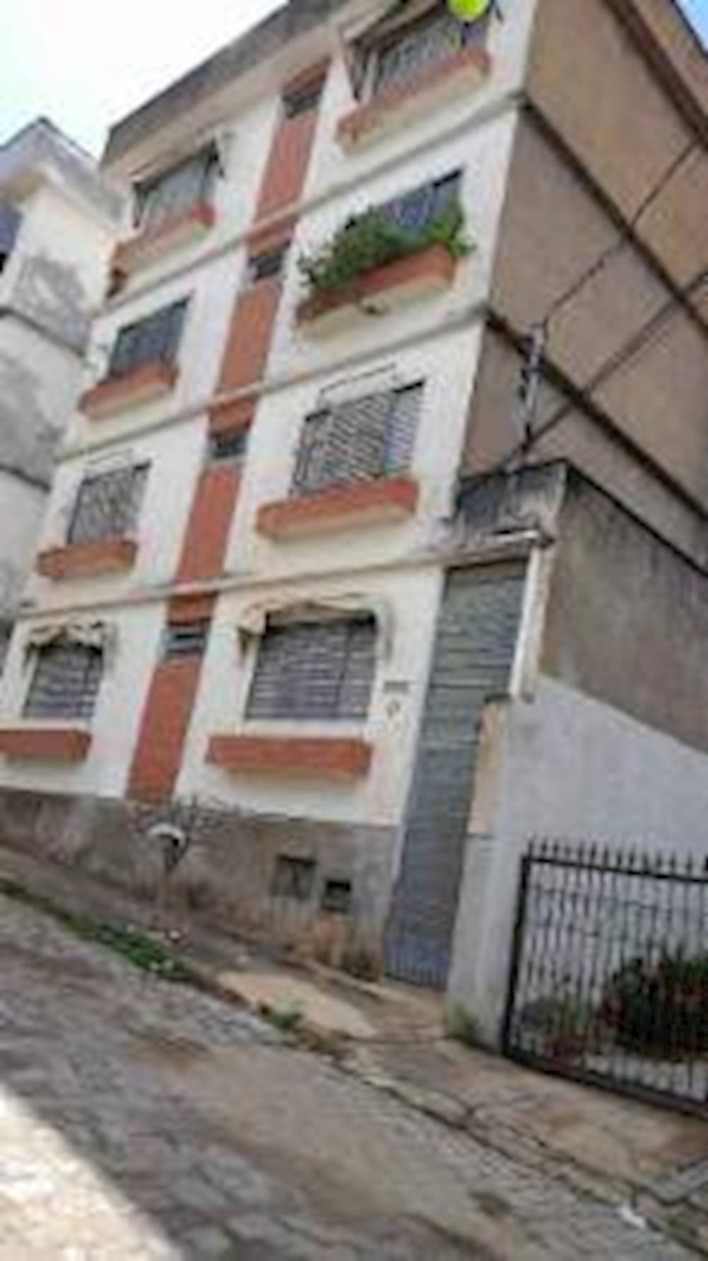 Apartamento no "Edifício Dr. José Nazareno" - Centro - Leopoldina/MG, localizado em Leopoldina - MG