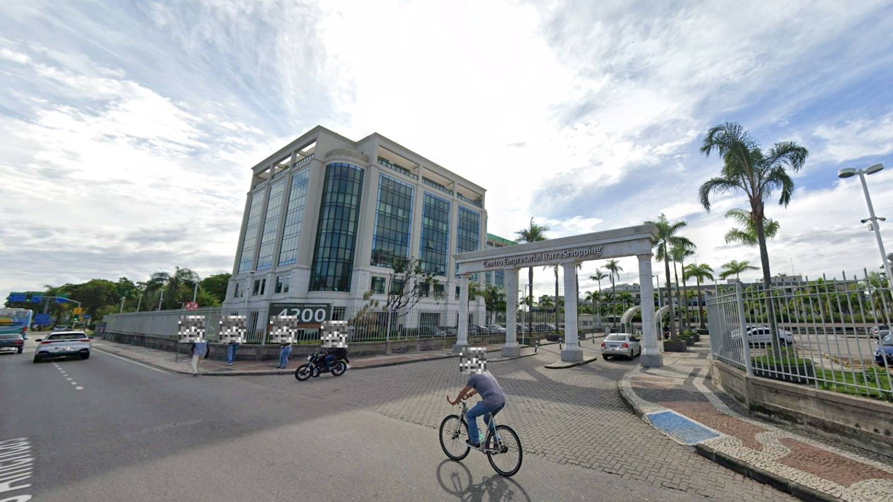Loja no "Centro Empresarial Barra Shopping" - Barra da Tijuca - Rio de Janeiro/RJ, localizado em Rio De Janeiro - RJ
