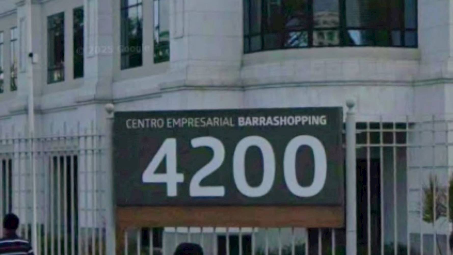 Loja no "Centro Empresarial Barra Shopping" - Barra da Tijuca - Rio de Janeiro/RJ, localizado em Rio De Janeiro - RJ