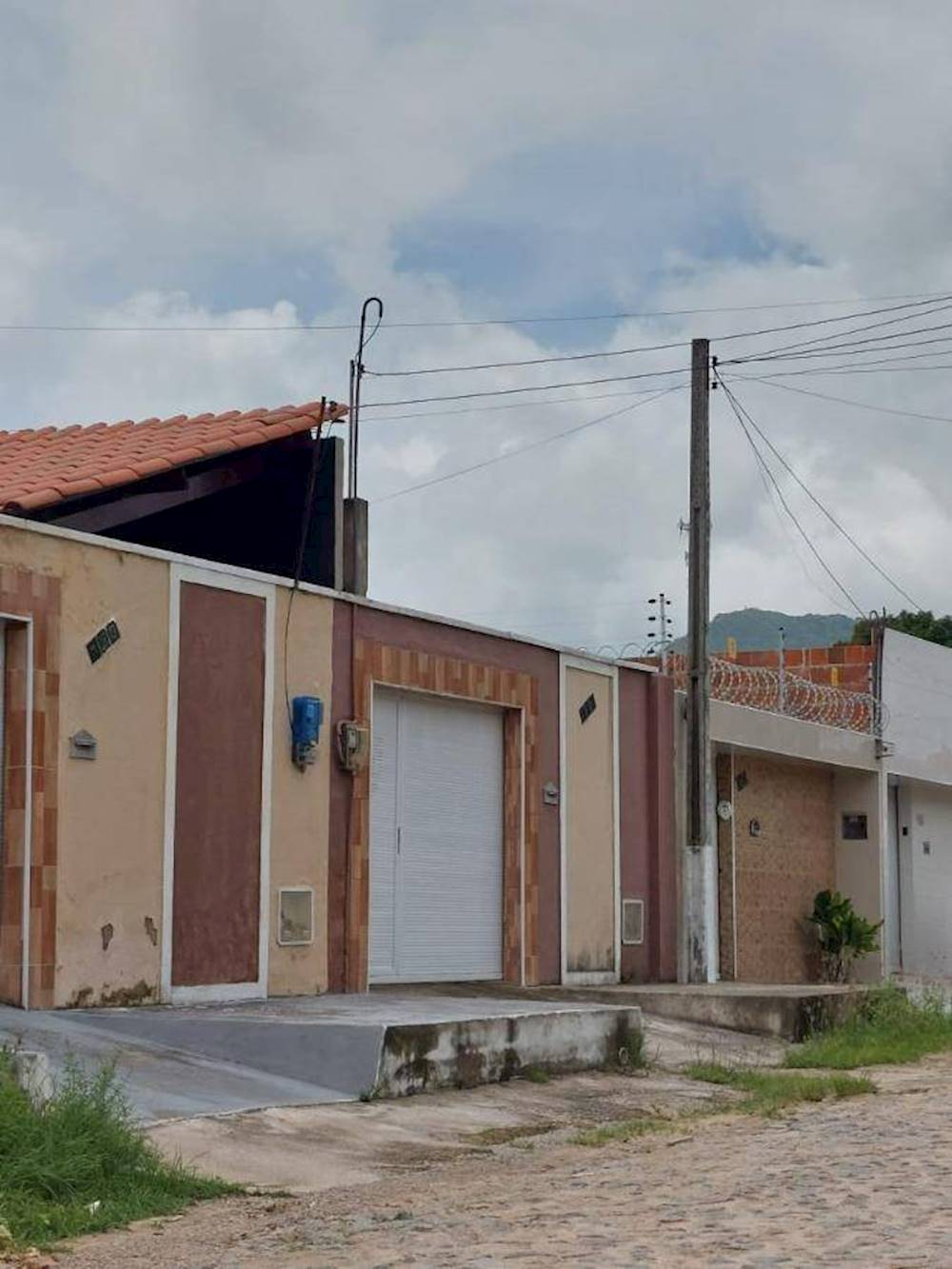 Casa em Pau-Serrado - Maracanaú/CE, localizado em Maracanaú - CE