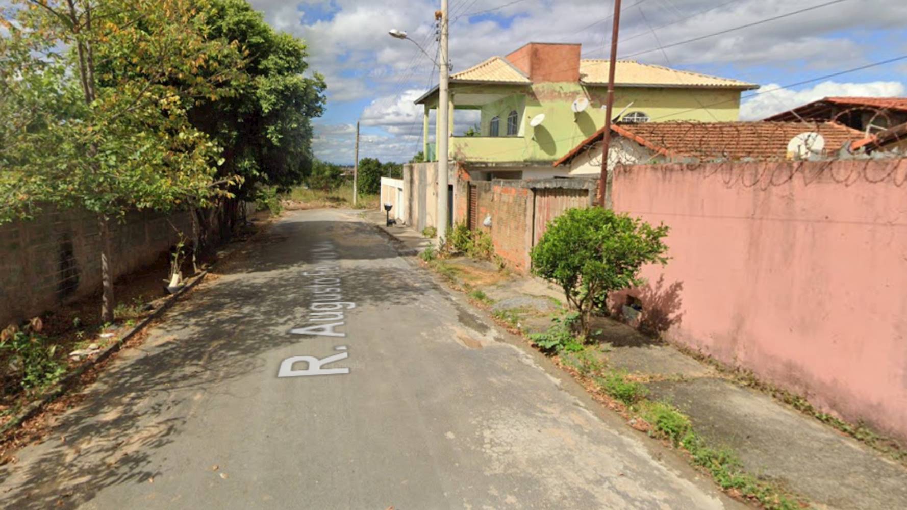 Casa no Conjunto José Carlos - Montes Claros/MG, localizado em Montes Claros - MG