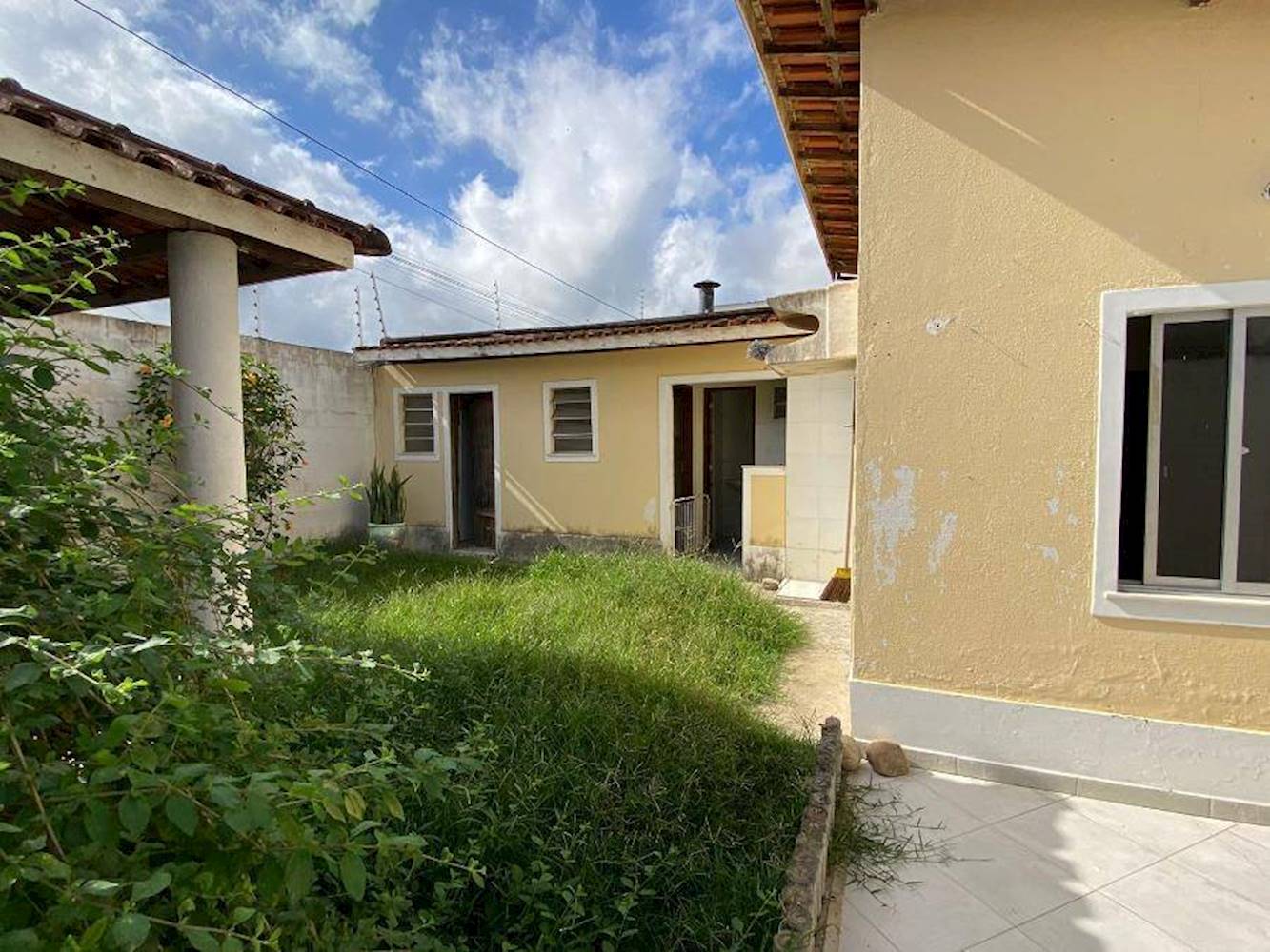 Casa de Condomínio em Conceição - Feira de Santana/BA, localizado em Feira De Santana - BA