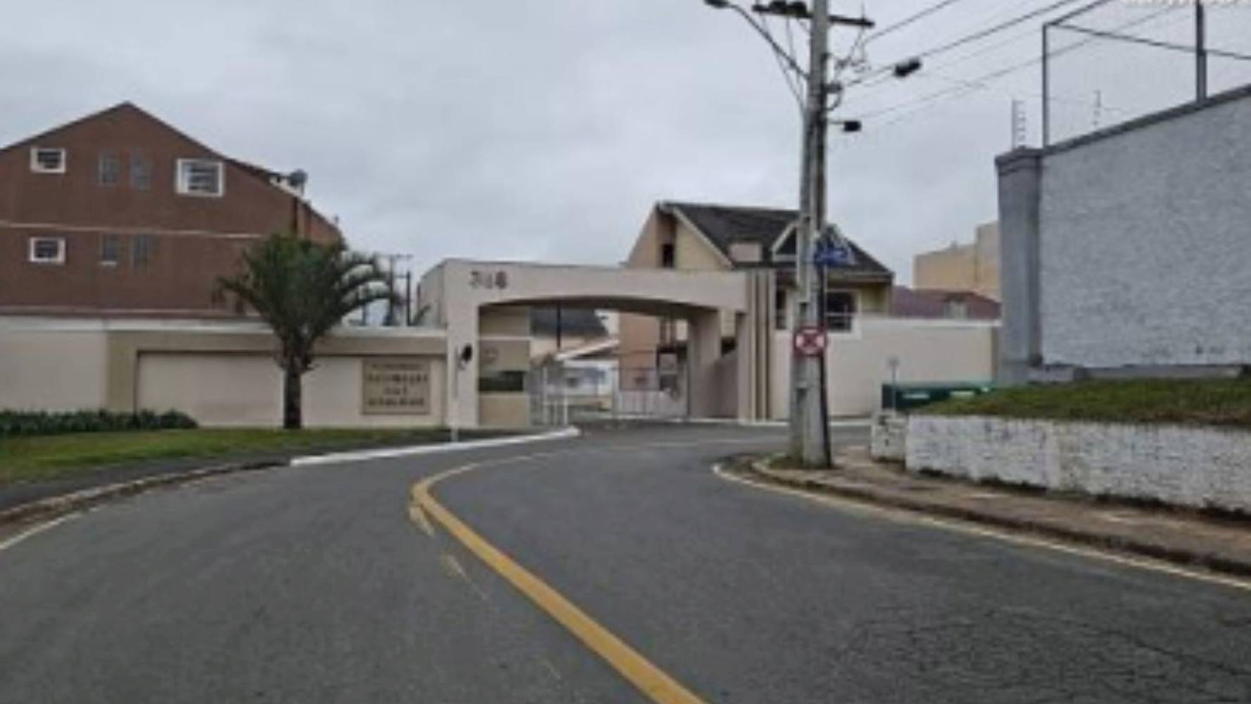 Imagem do imóvel Casa no "Condomínio Garibaldi das Azaléias" - Cachoeira - Curitiba/PR