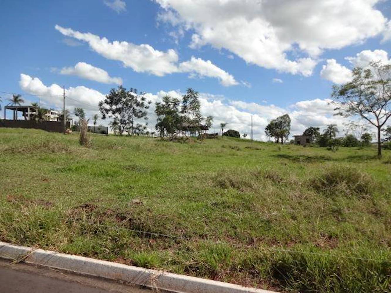 Terreno no Parque Residencial Viva - Pérola/PR, localizado em Pérola - PR