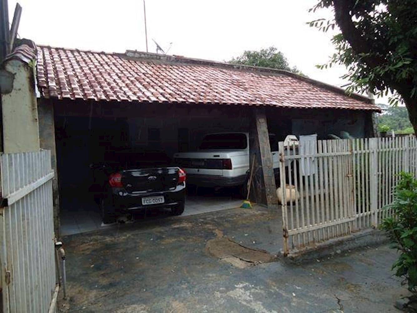 Casa no Conjunto Habitacional Jardim Arapuã - Jales/SP, localizado em Jales - SP
