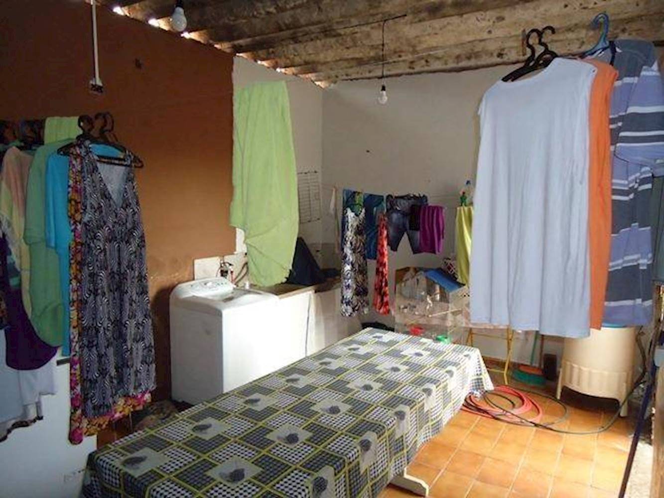 Casa no Conjunto Habitacional Jardim Arapuã - Jales/SP, localizado em Jales - SP