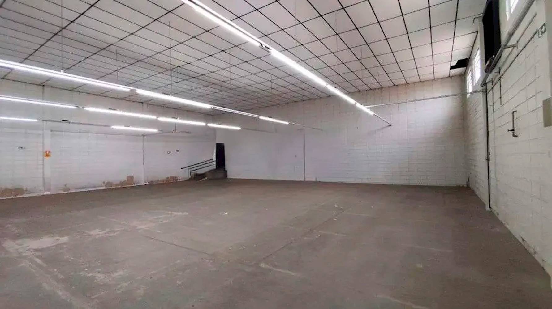 Galpão no Jardim Nova Santa Paula em São Carlos/SP, localizado em São Carlos - SP