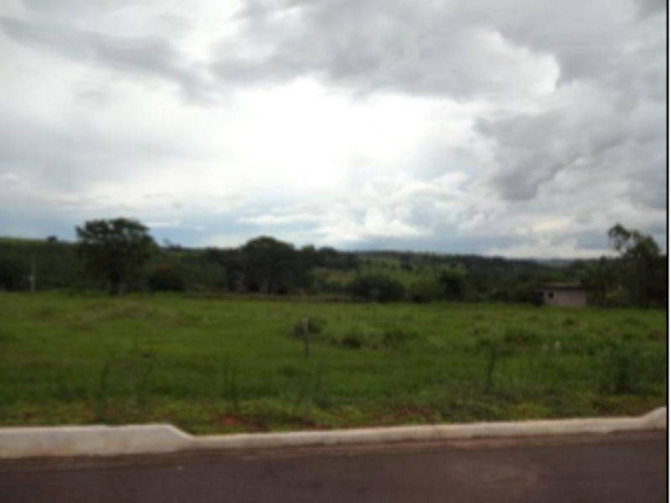 Terreno no Parque Residencial Viva em Pérola/PR, localizado em Pérola - PR, bairro Pérola