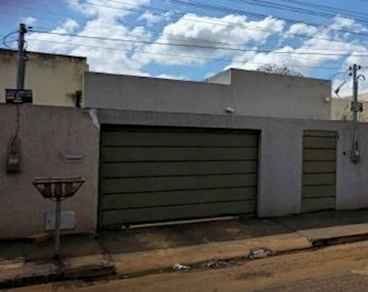 Casa no Centro - Santa Helena De Goiás/GO, localizado em Santa Helena De Goiás - GO, bairro Centro