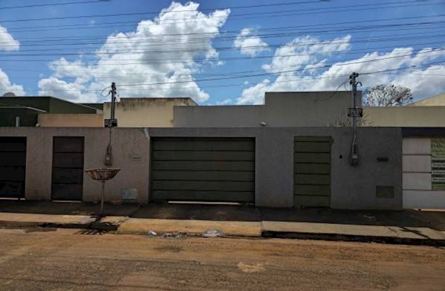 Casa no Centro - Santa Helena De Goiás/GO, localizado em Santa Helena De Goiás - GO, bairro Centro