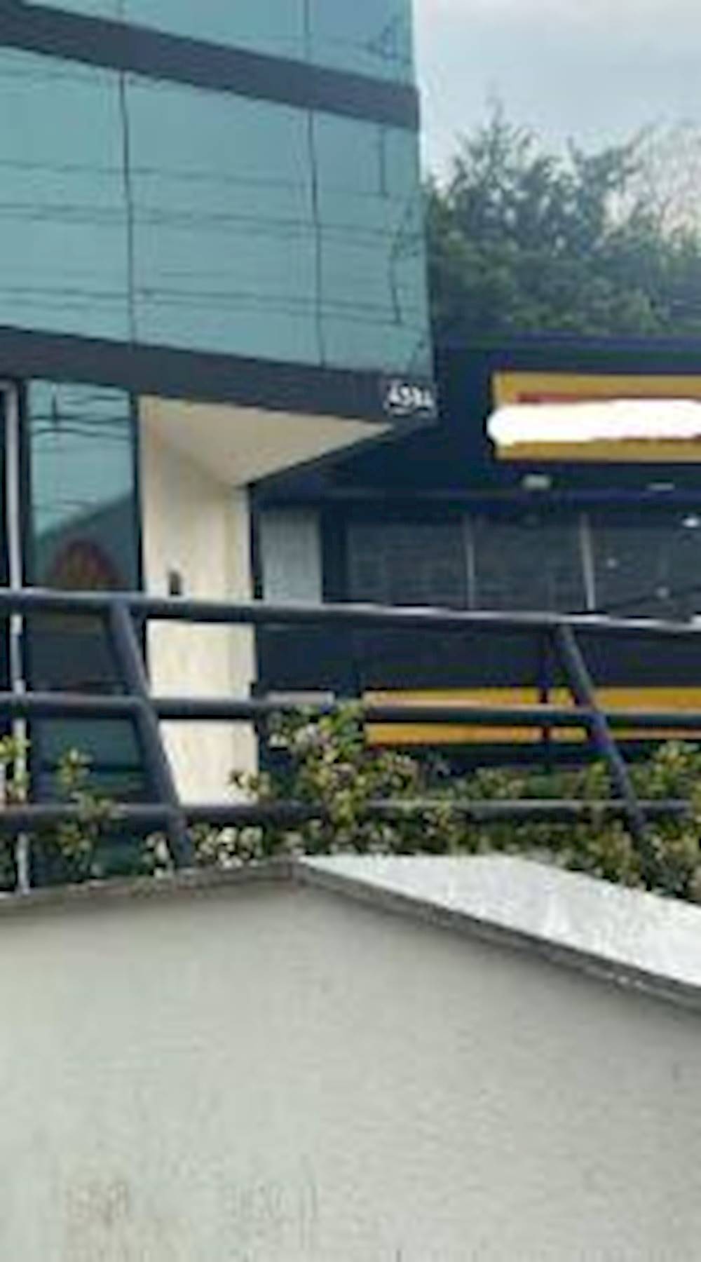 Sala Comercial no "Cond. Shopping Service" - Alphaville - Santana de Parnaíba/SP, localizado em Santana De Parnaíba - SP, bairro Alphaville