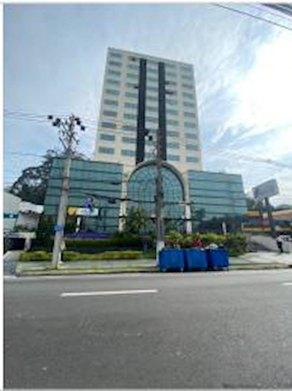Sala Comercial no "Cond. Shopping Service" - Alphaville - Santana de Parnaíba/SP, localizado em Santana De Parnaíba - SP, bairro Alphaville