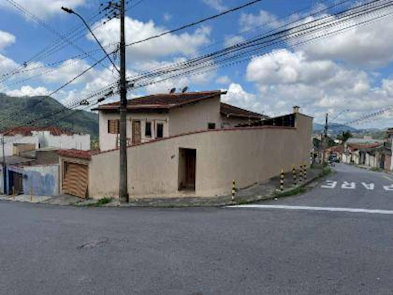 Casa na Chácara Alvorada em Poços De Caldas/MG, localizado em Poços De Caldas - MG, bairro Chácara Alvorada