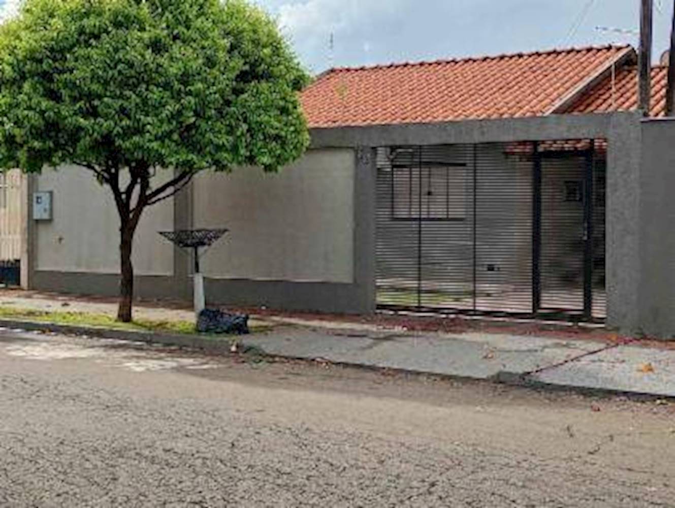 Casa em Maria Lúcia - Londrina/PR, localizado em Londrina - PR, bairro Maria Lúcia
