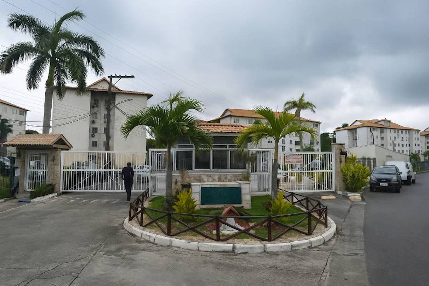 Apartamento no Condomínio Residencial Parque Jardim em Catu De Abrantes - Camaçari/BA, localizado em Camaçari - BA, bairro Catu De Abrantes