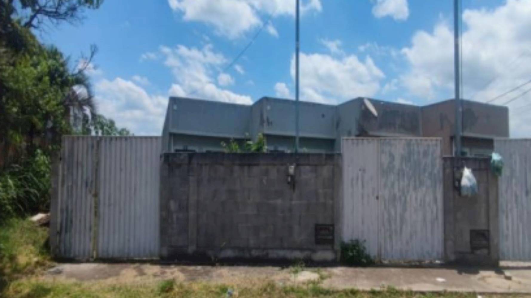 Casa no Jardim dos Queimados - Queimados/RJ, localizado em Queimados - RJ, bairro Jardim dos Queimados