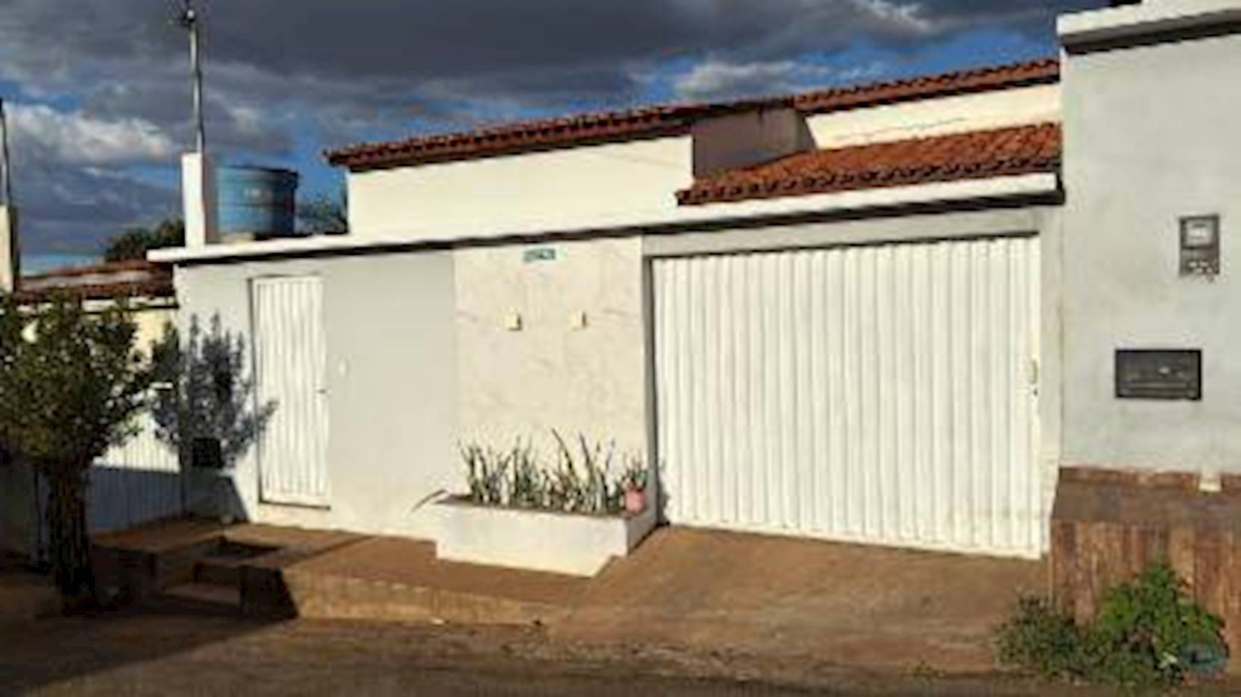 Casa em Alto Do Cruzeiro - Ibiassucê/BA, localizado em Ibiassucê - BA, bairro Alto Do Cruzeiro
