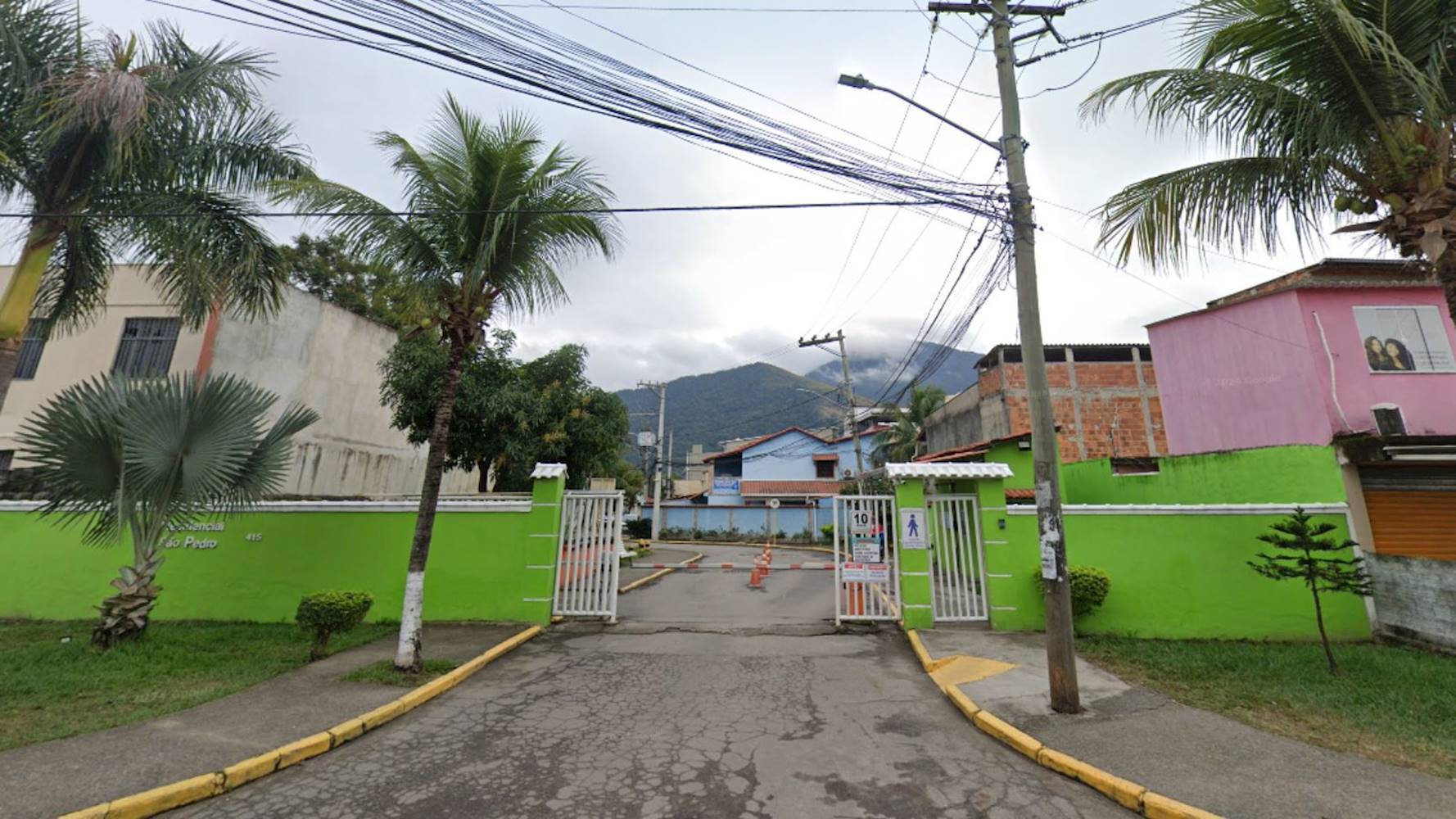 Apartamento no "Condomínio São Pedro" - Bangu - Rio de Janeiro/RJ, localizado em Rio De Janeiro - RJ, bairro Bangu