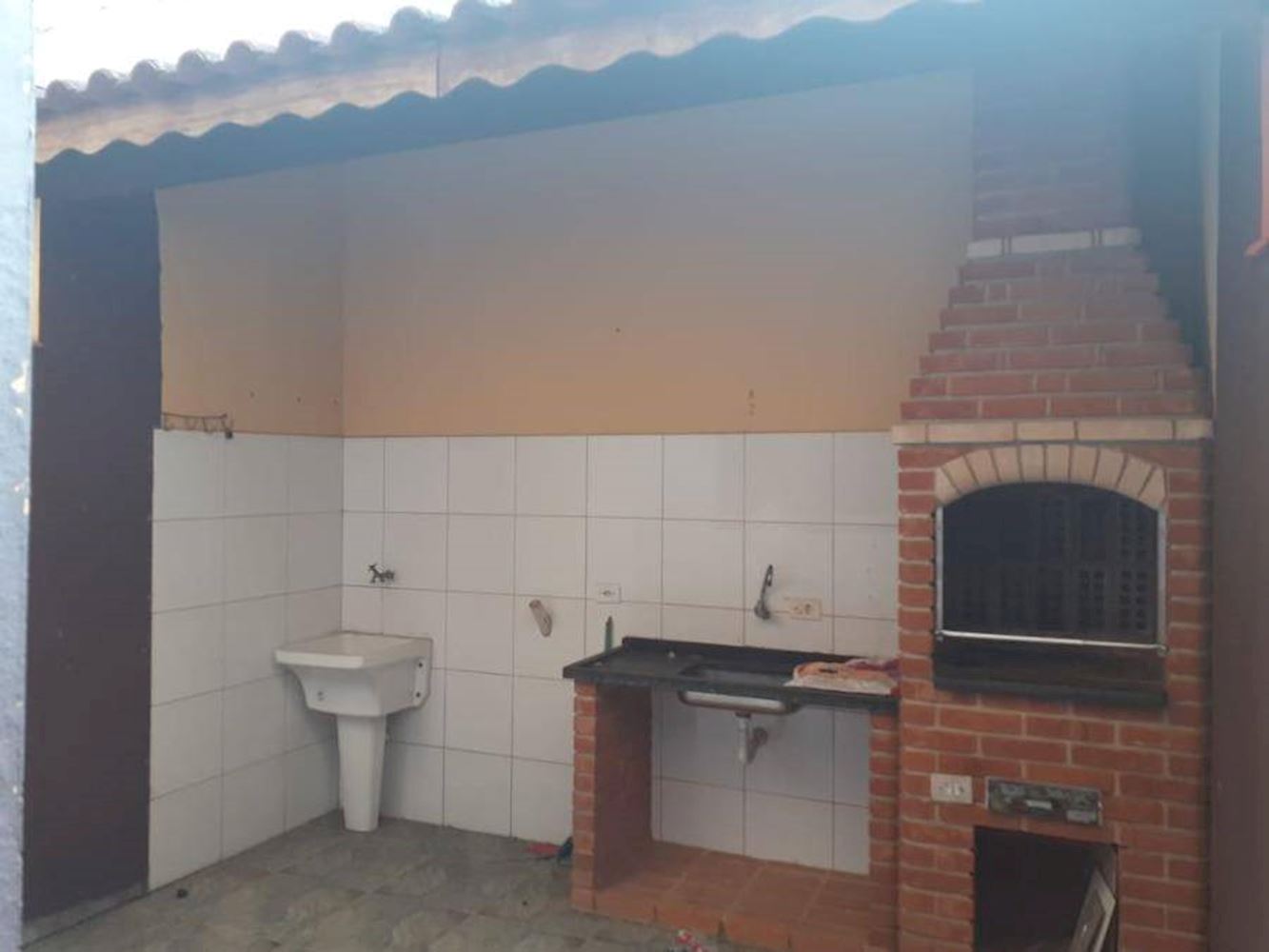 Casa na Vila Caiçara em Praia Grande/SP, localizado em Praia Grande - SP, bairro Vila Caiçara
