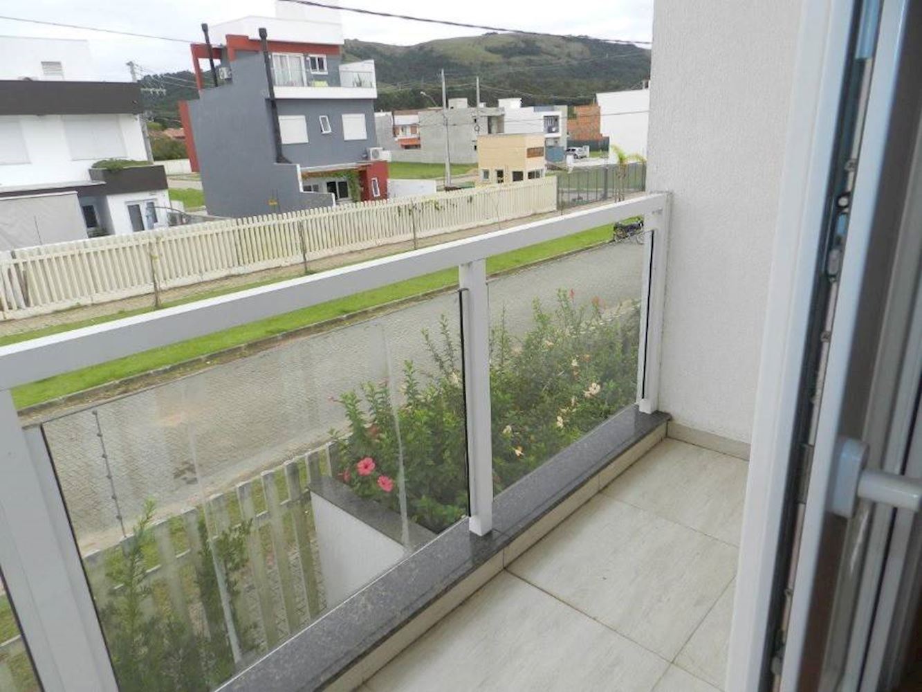 Casa no "Condomínio Jardins do Lago II" - Hípica - Porto Alegre/RS, localizado em Porto Alegre - RS, bairro Hípica