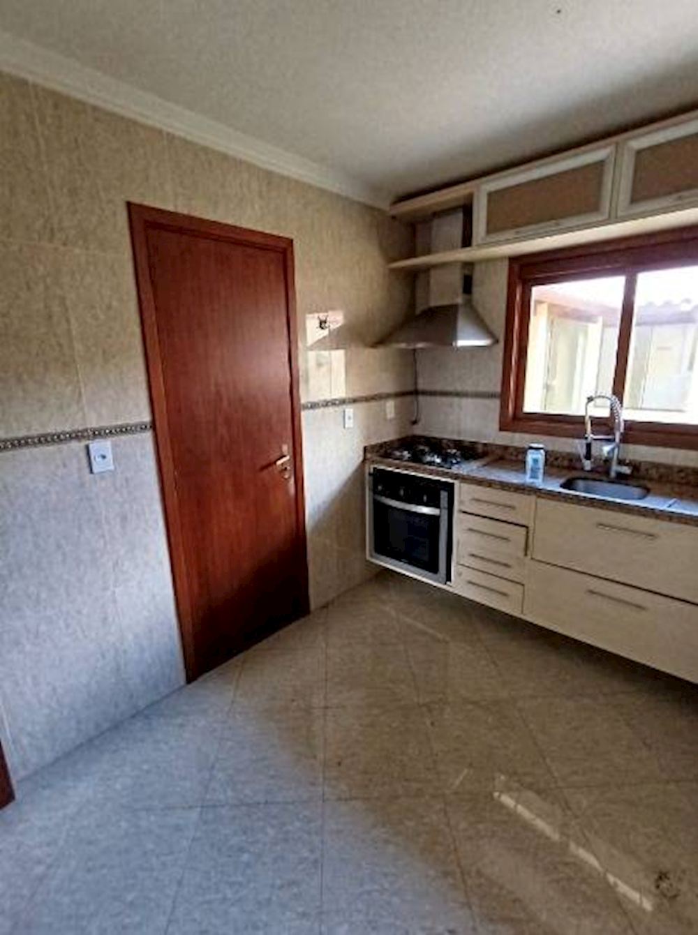 Casa em Condomínio em Serraria - Porto Alegre/RS, localizado em Porto Alegre - RS, bairro Serraria