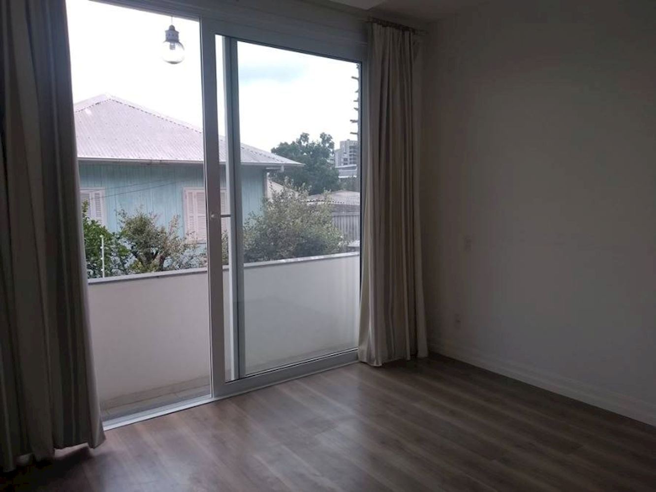 Casa em Santa Catarina - Caxias do Sul/RS, localizado em Caxias Do Sul - RS, bairro Rosseti