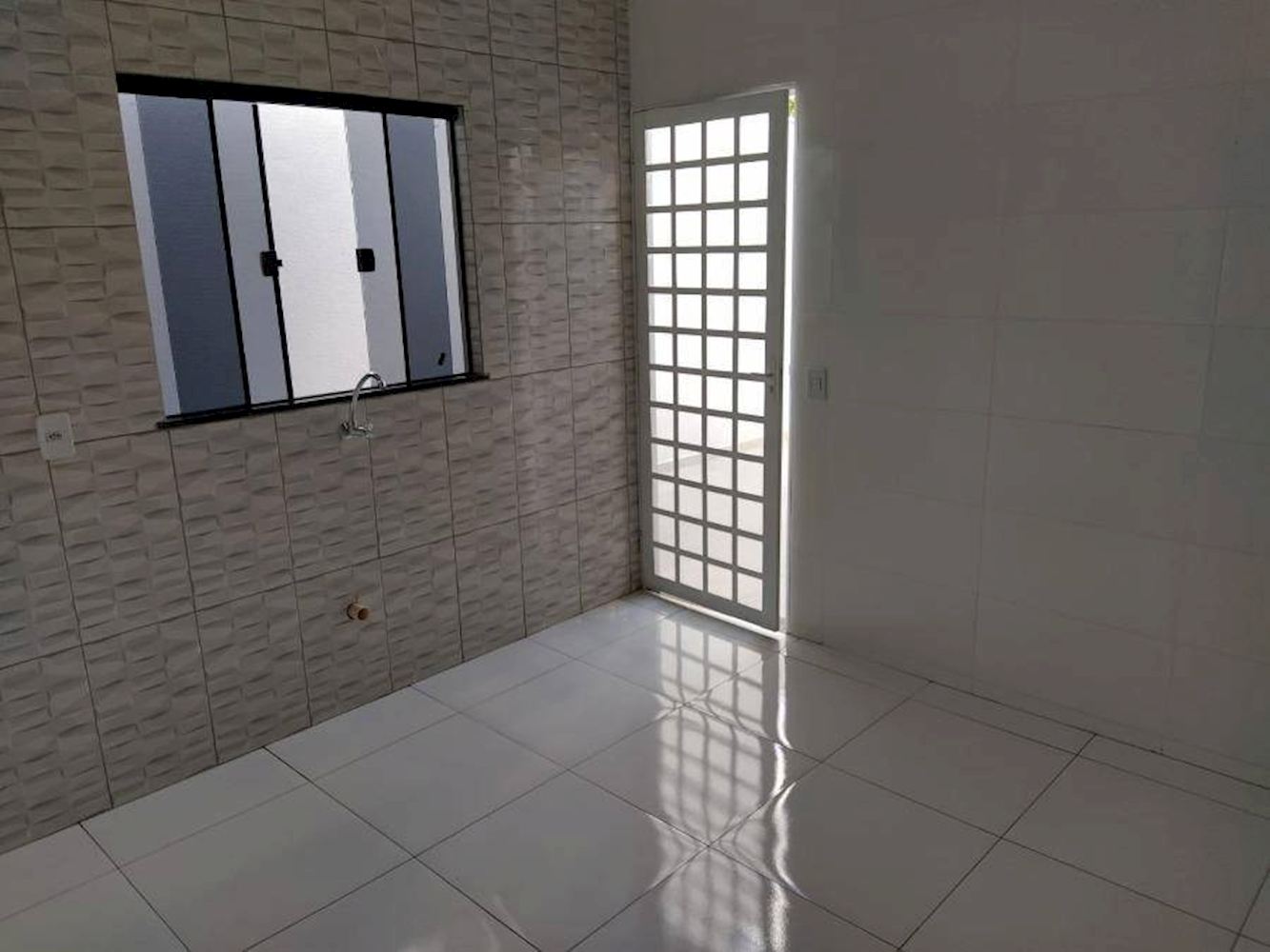 Casa no Jardim Nobre V - Rolândia/PR, localizado em Rolândia - PR, bairro Jardim Nobre V