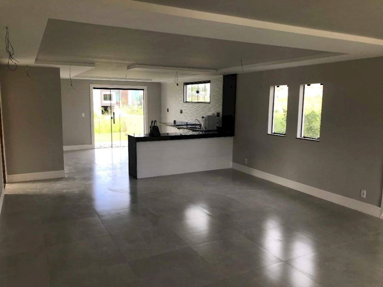 Casa no "Condomínio Solaris Residencial Clube" - Atlântico Leste Itaipuaçu - Maricá/RJ, localizado em Maricá - RJ, bairro Atlântico Leste Itaipuaçu