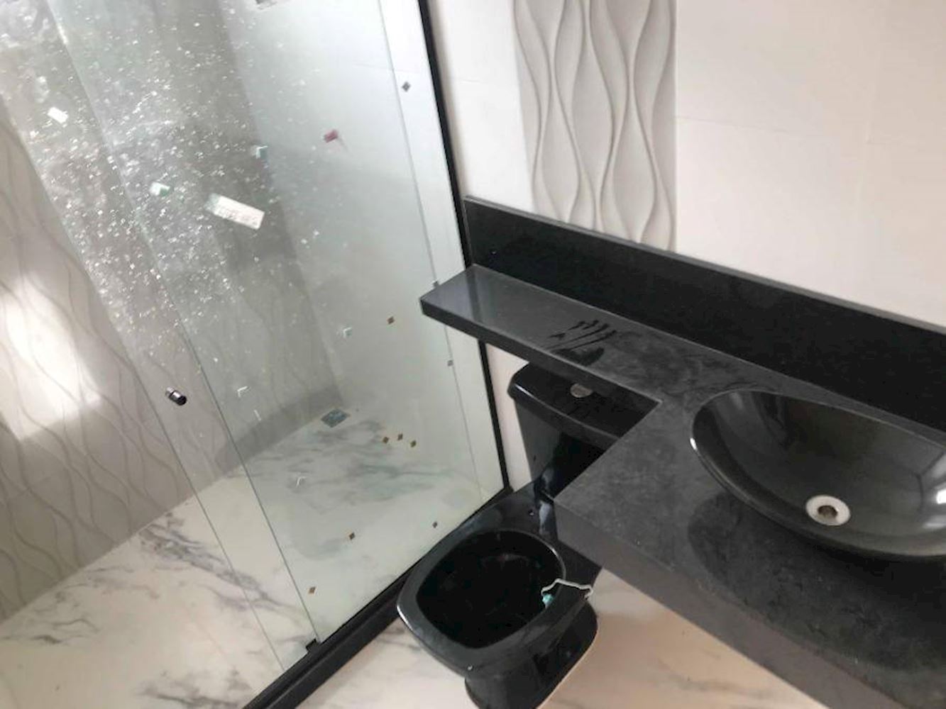 Casa no "Condomínio Solaris Residencial Clube" - Atlântico Leste Itaipuaçu - Maricá/RJ, localizado em Maricá - RJ, bairro Atlântico Leste Itaipuaçu