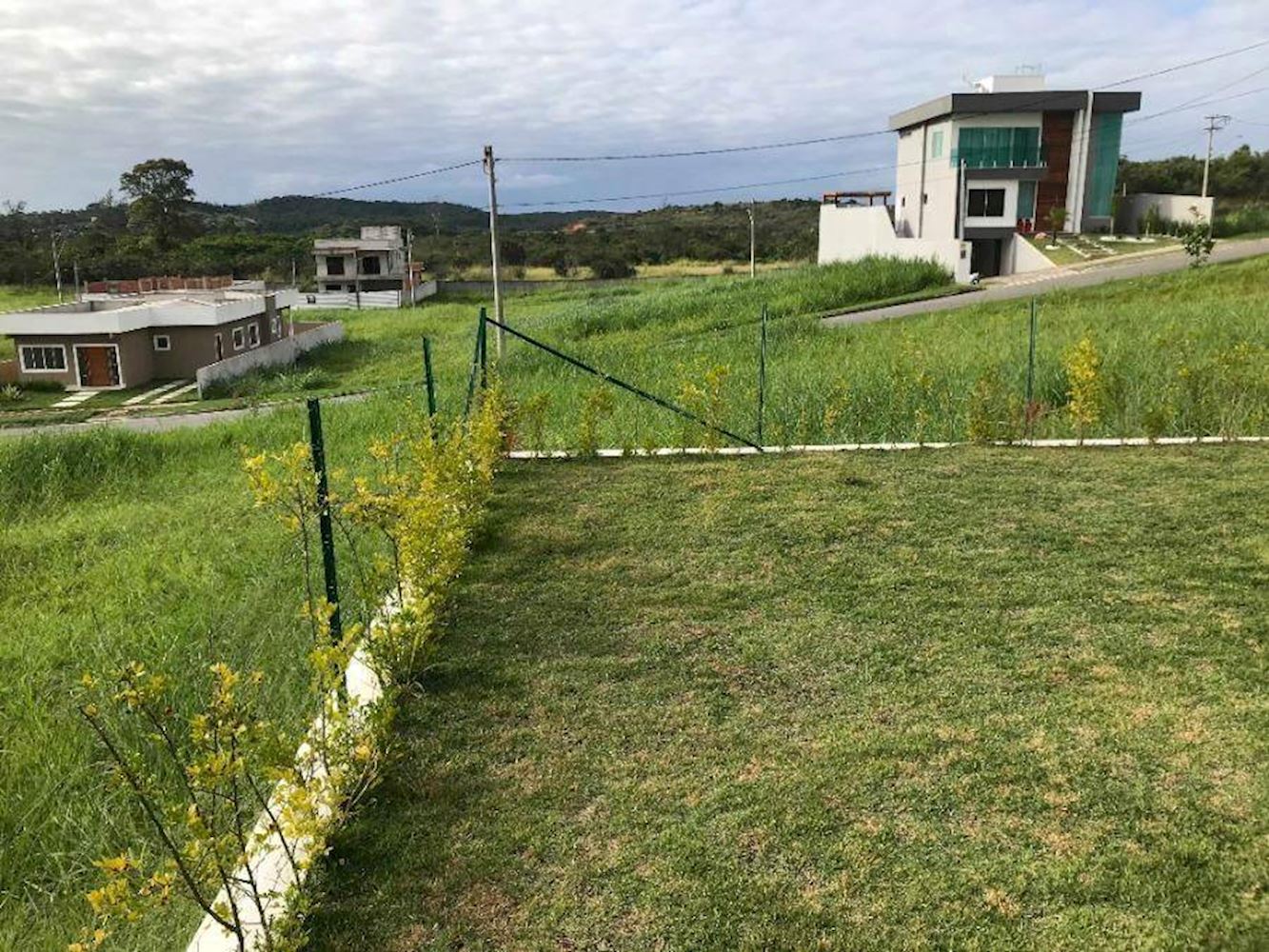 Casa no "Condomínio Solaris Residencial Clube" - Atlântico Leste Itaipuaçu - Maricá/RJ, localizado em Maricá - RJ, bairro Atlântico Leste Itaipuaçu
