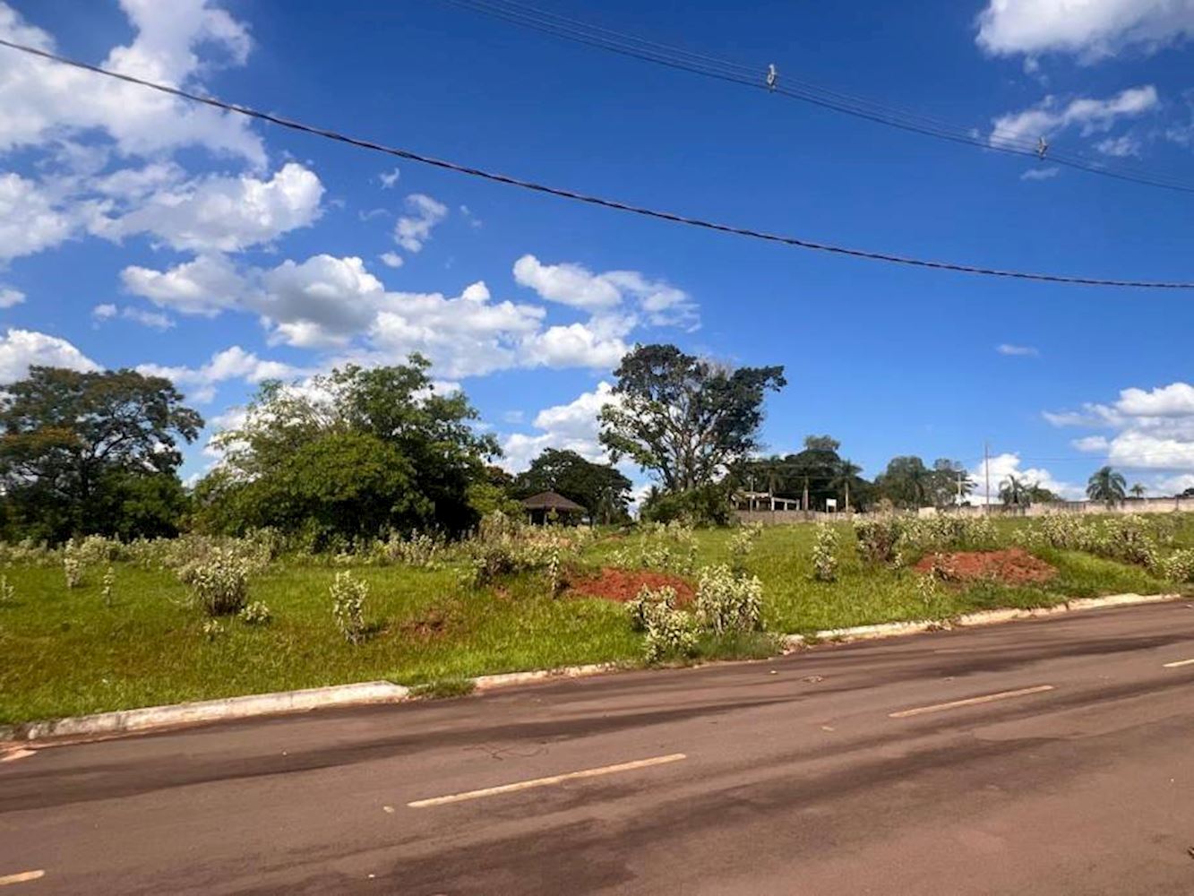 Lote, Padrão, 0 vaga(s) de garagem, localizado em Pérola - PR, bairro Perola