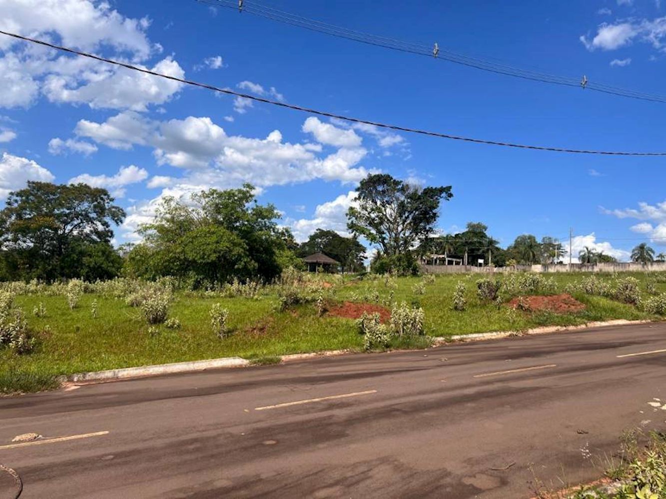 Lote, Padrão, 0 vaga(s) de garagem, localizado em Pérola - PR, bairro Perola