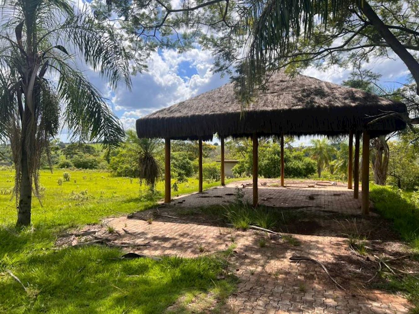 Lote, Padrão, 0 vaga(s) de garagem, localizado em Pérola - PR, bairro Perola