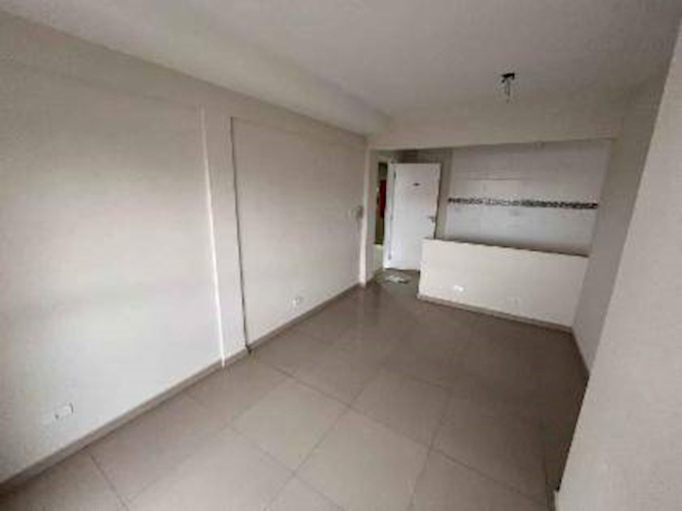 Apartamento, Padrão, 1 vaga(s) de garagem, localizado em Curitiba - PR, bairro Pinheirinho
