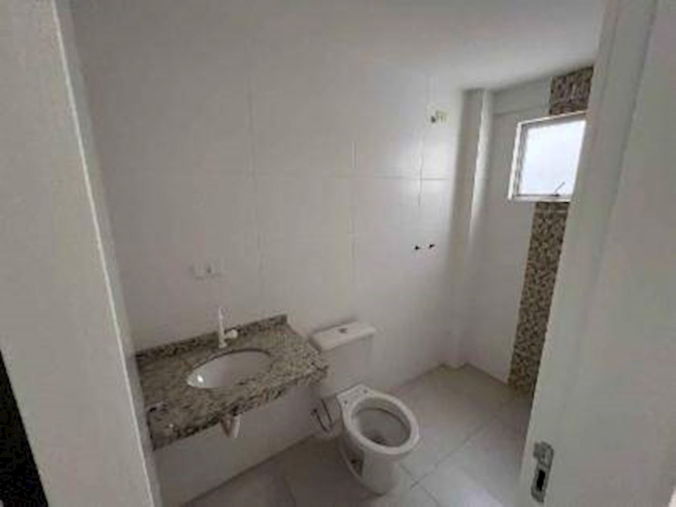 Apartamento, Padrão, 1 vaga(s) de garagem, localizado em Curitiba - PR, bairro Pinheirinho