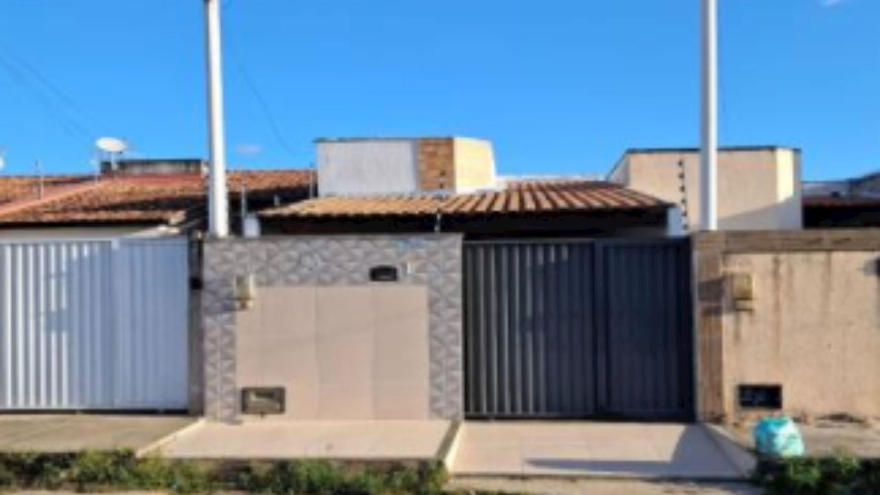 Casa em Mangabeira - Feira de Santana/BA, localizado em Feira De Santana - BA, bairro Mangabeira