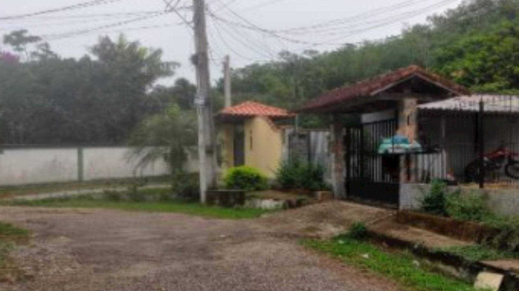 Casa na Granja Cadetes Fabres em Guapimirim/RJ, localizado em Guapimirim - RJ, bairro Granja Cadetes Fabres
