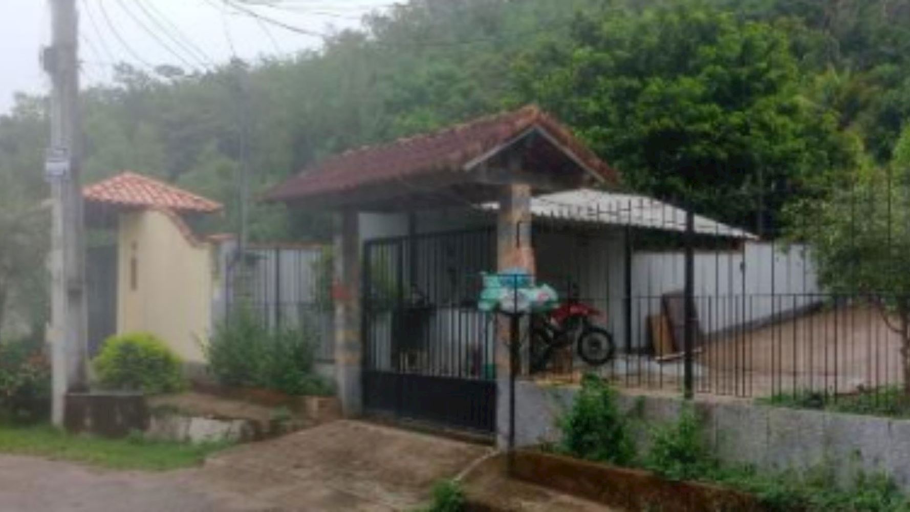 Casa na Granja Cadetes Fabres em Guapimirim/RJ, localizado em Guapimirim - RJ, bairro Granja Cadetes Fabres
